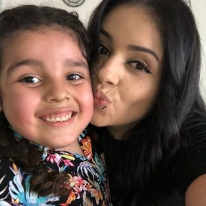 Meet your Posher, Lizzy